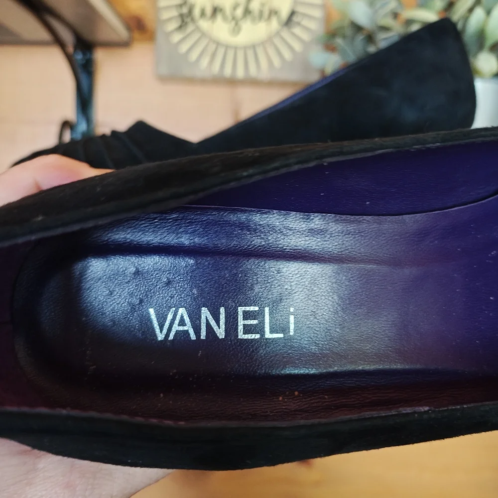 VANELI Black Pleated Pintuck Nubuck Suede Leather Open Toe Low Wedge Heels Sz 8N